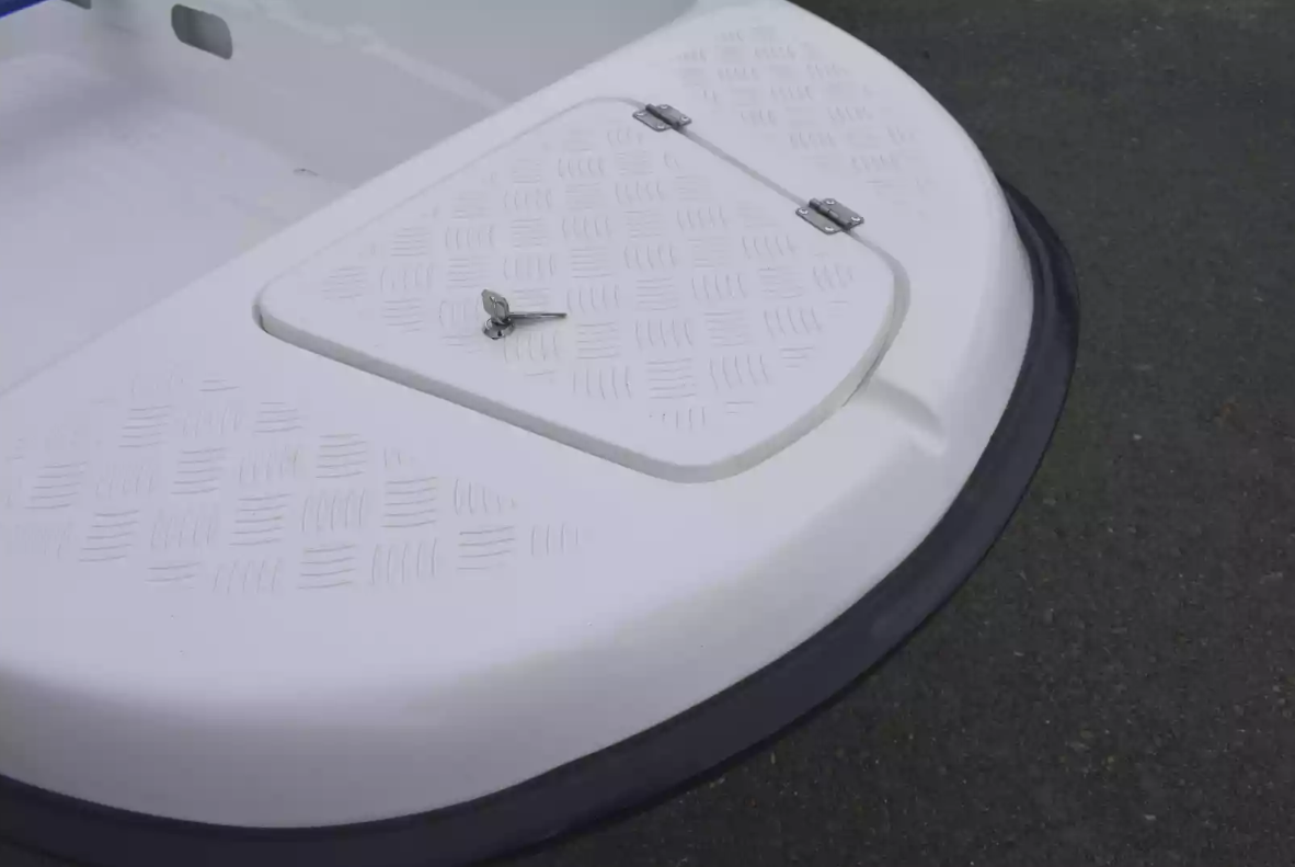 Стеклопластиковая лодка Пингвин New (тримаран) в Батайске