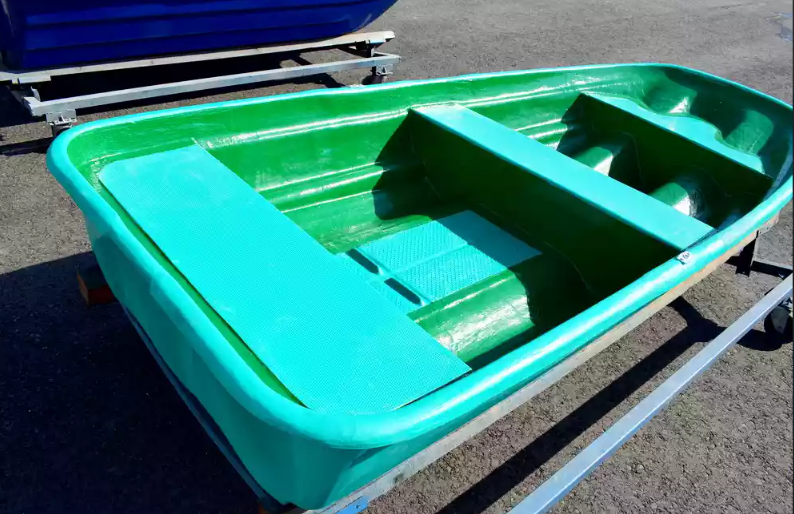 Стеклопластиковая лодка Старт (тримаран) в Батайске