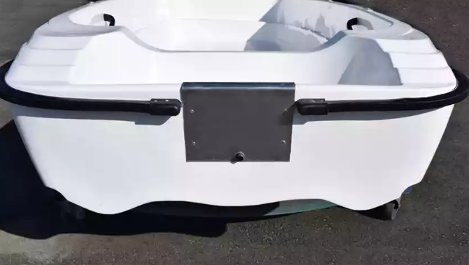 Стеклопластиковая лодка Пингвин (тримаран) в Батайске