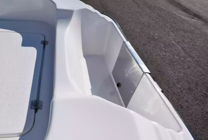 Стеклопластиковая лодка Пингвин (тримаран) в Батайске