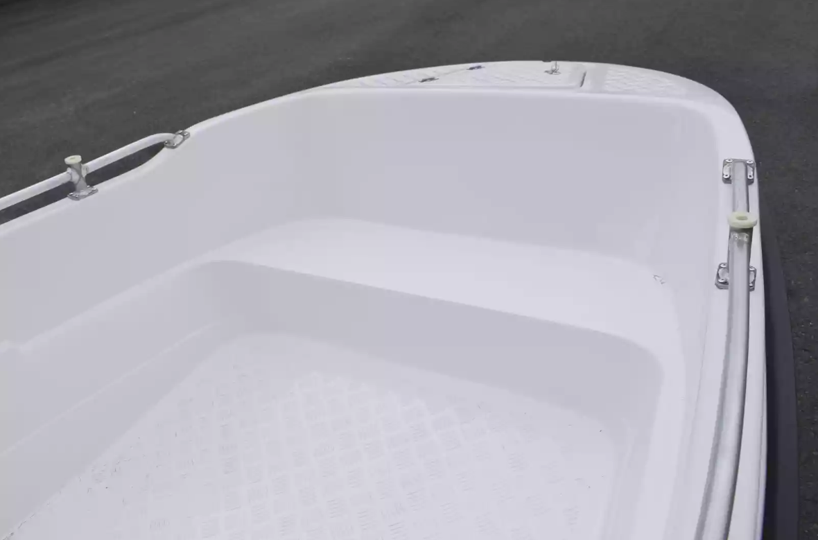 Стеклопластиковая лодка Пингвин New (тримаран) в Батайске