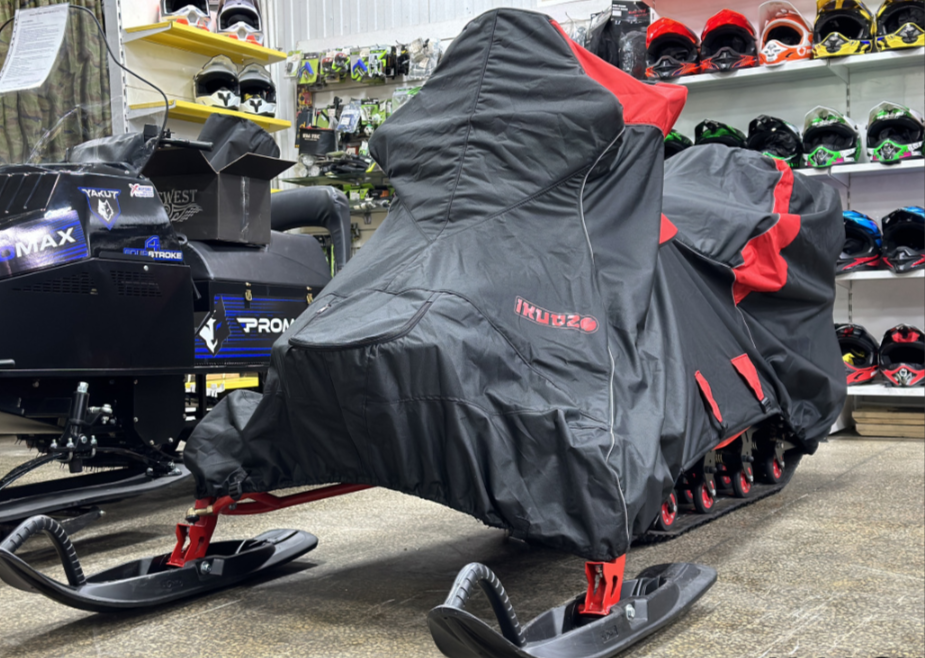 Чехол транспорт. снегохода IKUDZO HUNTER черно-красный Оксфорд ПРЕМИУМ качества с лого IKUDZO в Батайске