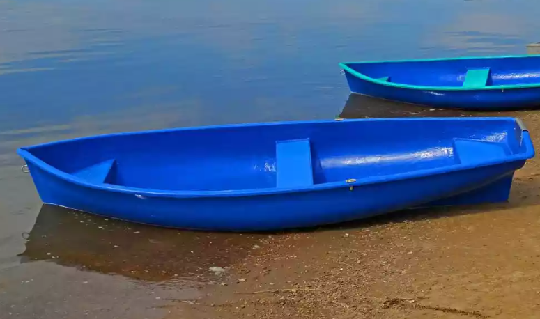 Стеклопластиковая лодка Омуль в Батайске