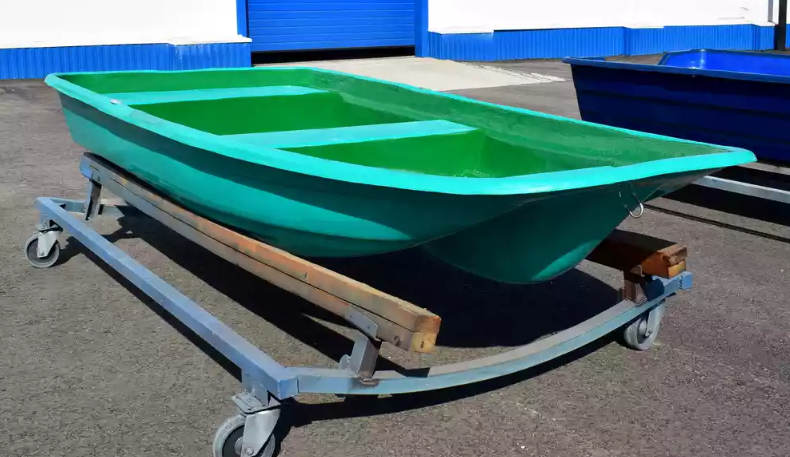 Стеклопластиковая лодка Старт (тримаран) в Батайске