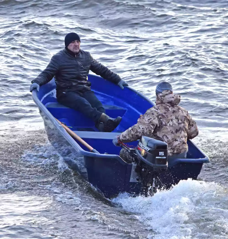 Стеклопластиковая лодка Neman-340 (тримаран) в Батайске