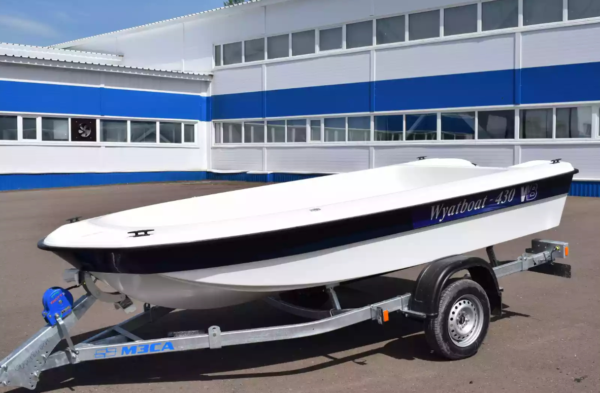 Стеклопластиковая лодка Wyatboat 430 тримаран в Батайске