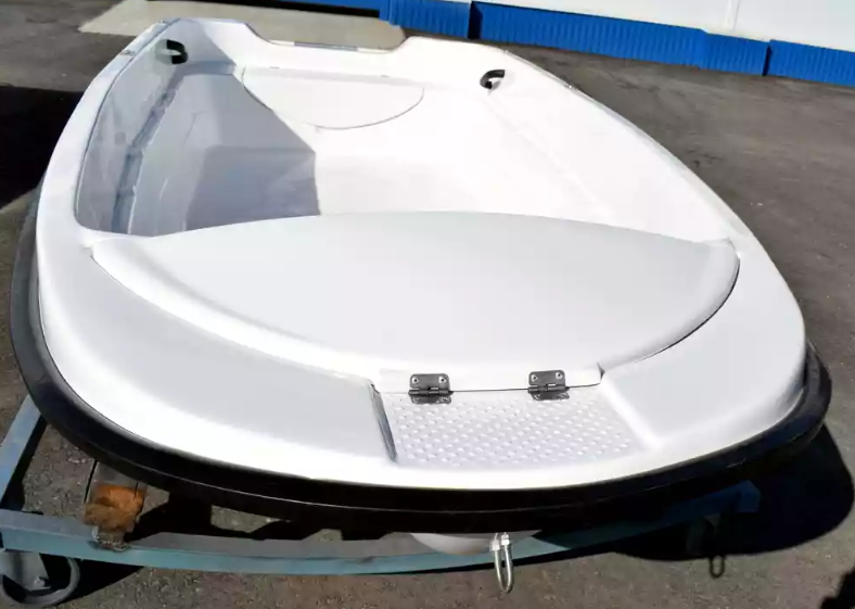 Стеклопластиковая лодка Пингвин (тримаран) в Батайске