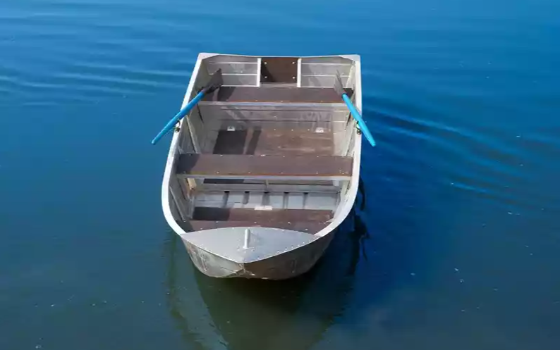 Алюминиевая лодка Вятка-Профи 37 в Батайске