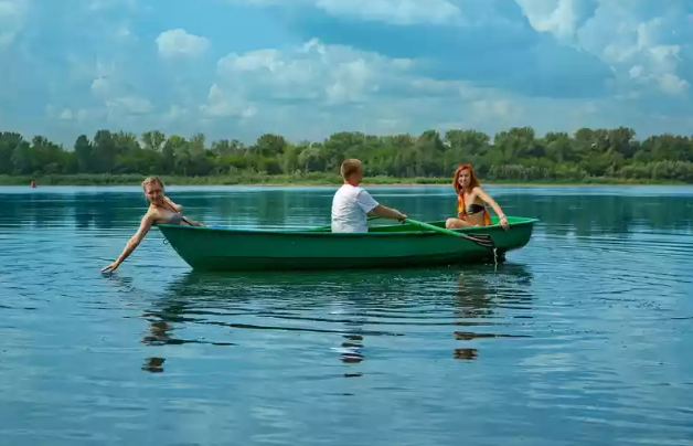 Стеклопластиковая Лодка Голавль в Батайске