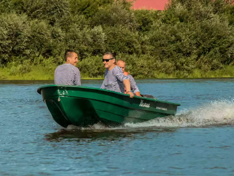 Стеклопластиковая лодка Neman-340 (тримаран) в Батайске