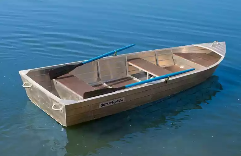 Алюминиевая лодка Вятка-Профи 32 в Батайске