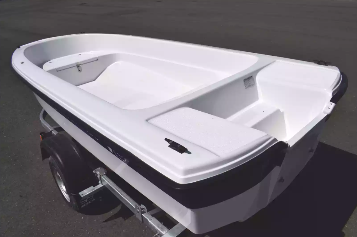 Стеклопластиковая лодка Wyatboat 430 тримаран в Батайске
