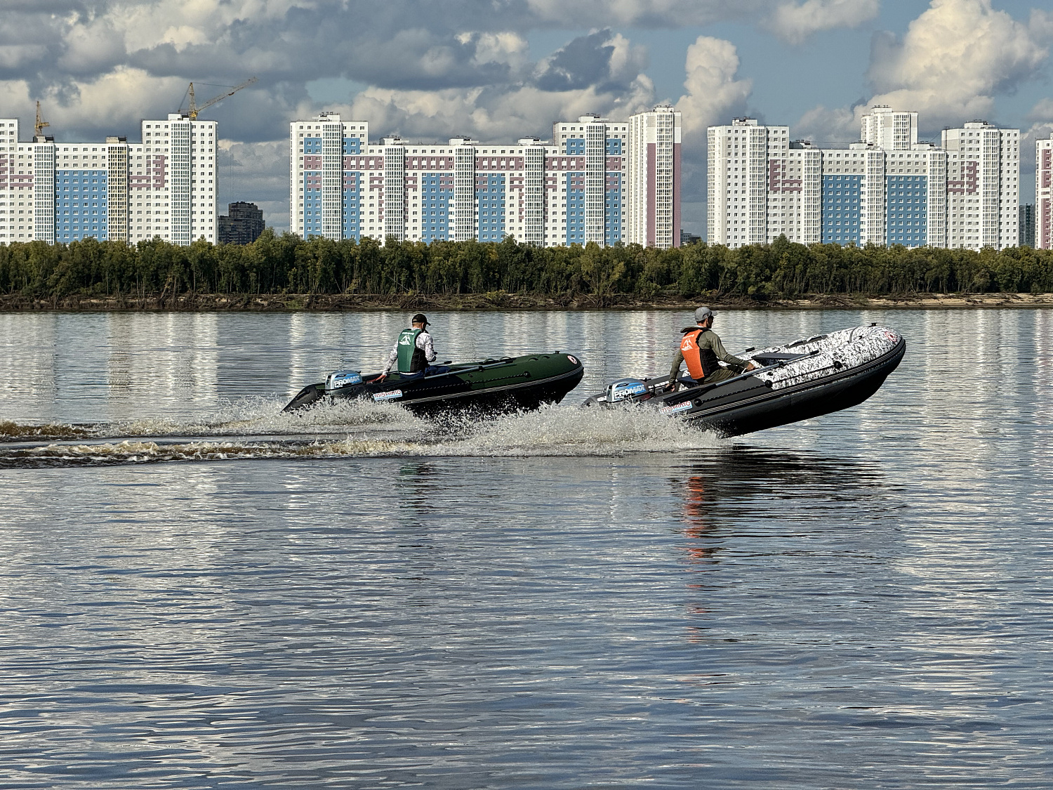 Лодка MISHIMO BIG FLOOR 440 в Батайске