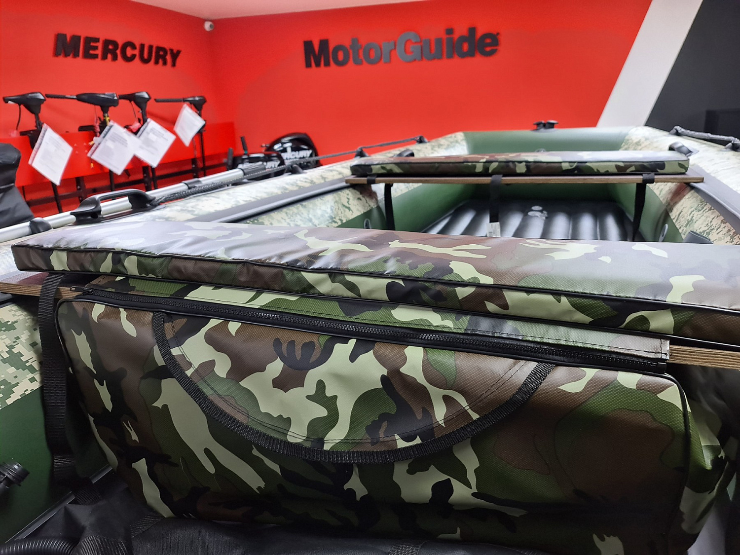 КОМПЛЕКТ МЯГКИХ НАКЛАДОК С СУМКОЙ ДЛЯ ЛОДОК 105Х20 КАМУФЛЯЖ в Батайске