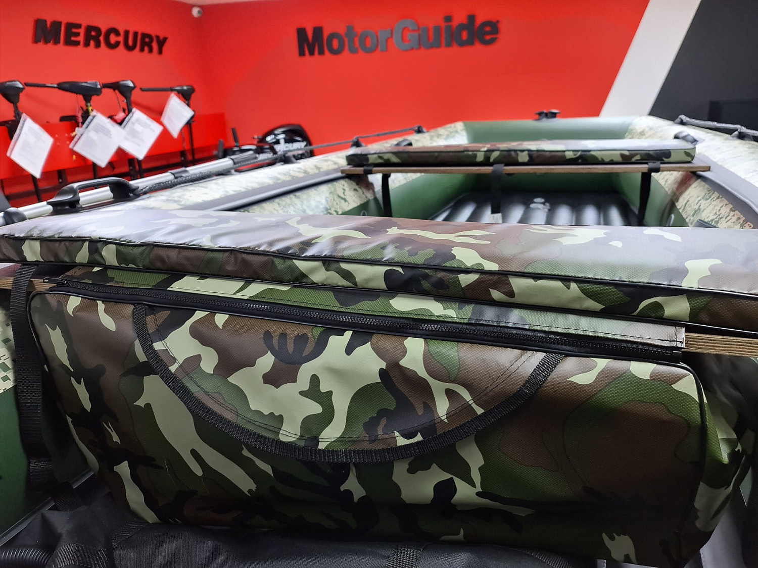 КОМПЛЕКТ МЯГКИХ НАКЛАДОК С СУМКОЙ ДЛЯ ЛОДОК 105Х20 КАМУФЛЯЖ в Батайске