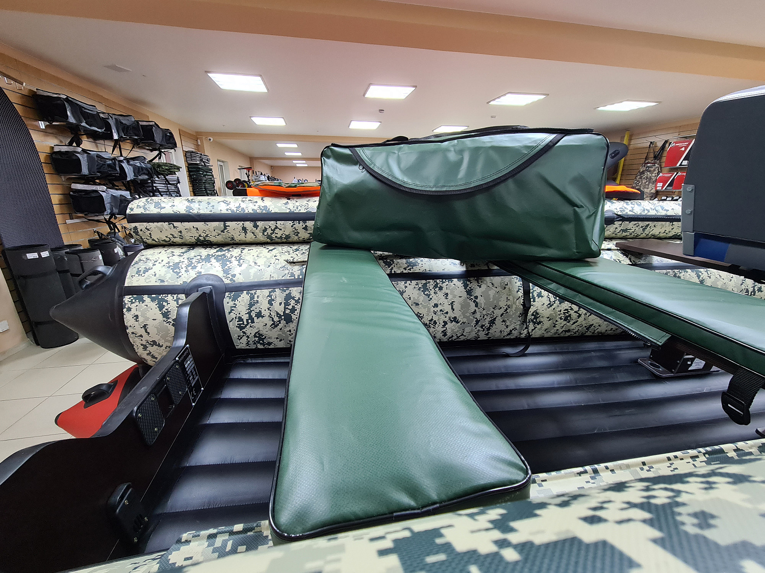 КОМПЛЕКТ МЯГКИХ НАКЛАДОК С СУМКОЙ ДЛЯ ЛОДОК 110Х20 ЗЕЛЕНЫЙ в Батайске