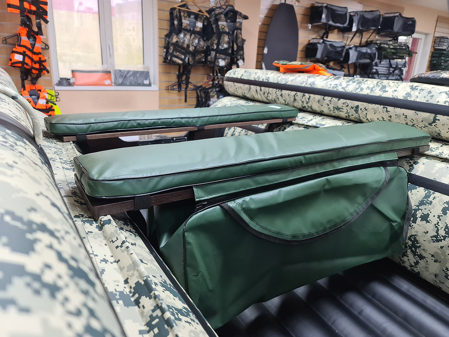 КОМПЛЕКТ МЯГКИХ НАКЛАДОК С СУМКОЙ ДЛЯ ЛОДОК 110Х20 ЗЕЛЕНЫЙ в Батайске